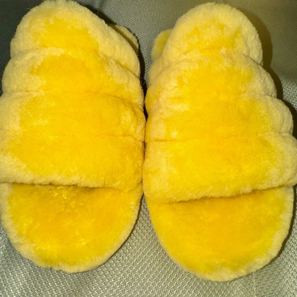 UGG Kids Yellow Fluffy Slide Sandals with Branded Strap - Picture 6 of 6